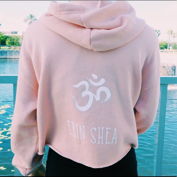 Soft Pink cropped Namashéa Yogi Sweat shirt - Picture 3 of 3